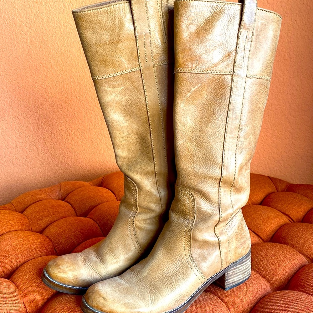 Lucky leather knee-high tan pull on boot size 8 1/2